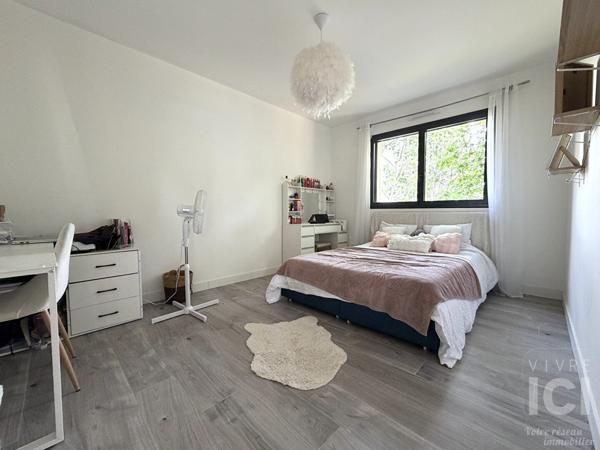Maison d'architecte de 2019 - 195 m² - 5 chambres - DPE A - Terrain de 882 m²