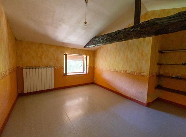 Corps de ferme authentique sur 26 000 m² de terrain attenant