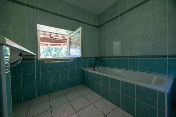 Corps de ferme authentique sur 26 000 m² de terrain attenant