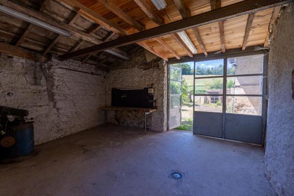 Corps de ferme authentique sur 26 000 m² de terrain attenant