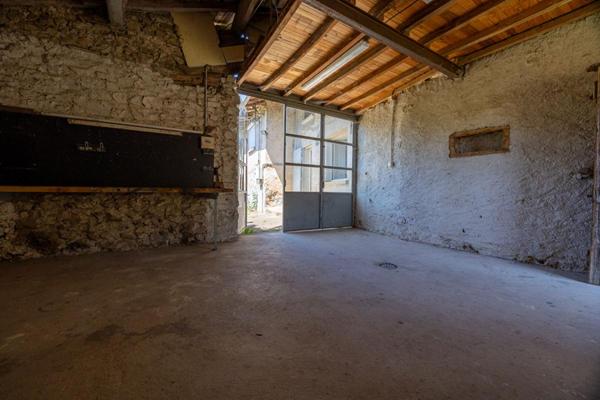 Corps de ferme authentique sur 26 000 m² de terrain attenant