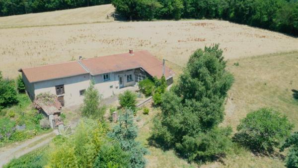 Corps de ferme authentique sur 26 000 m² de terrain attenant