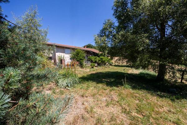 Corps de ferme authentique sur 26 000 m² de terrain attenant