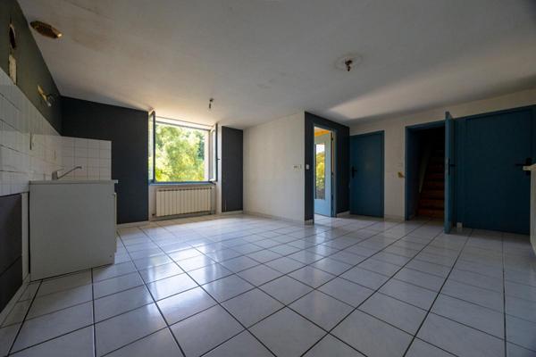 Corps de ferme authentique sur 26 000 m² de terrain attenant