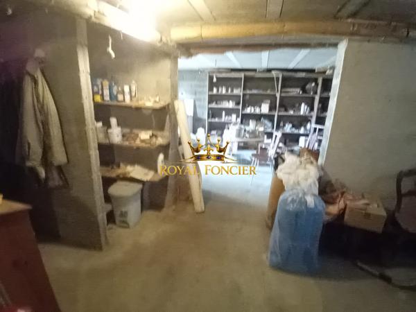 Vue sur la campagne, venez vous implanter dans ce pavillon  avec un hectare attenant