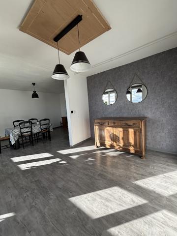 CHATILLON SUR SEINE Appartement contemporain de 70m² rénové avec terrasse exposée plein sud au 4e étage Châtillon-sur-Seine (21400)