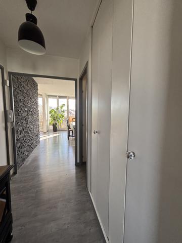 CHATILLON SUR SEINE Appartement contemporain de 70m² rénové avec terrasse exposée plein sud au 4e étage Châtillon-sur-Seine (21400)