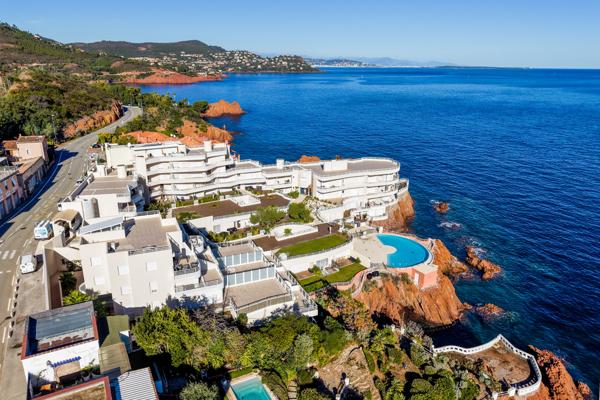 2 pièces de 52 m2 avec terrasse de 24 M2ILe Trayas-Saint raphael