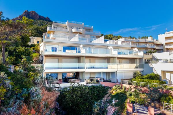 2 pièces de 52 m2 avec terrasse de 24 M2ILe Trayas-Saint raphael