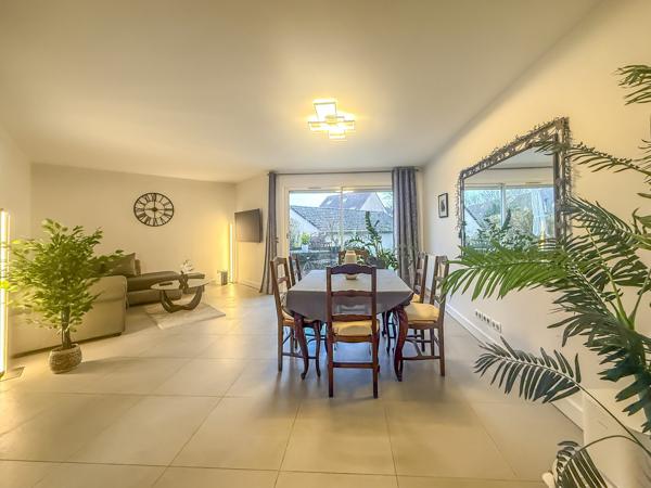 Maison de ville proche RER avec de belle prestation