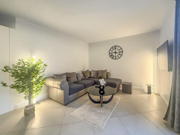 Maison de ville proche RER avec de belle prestation