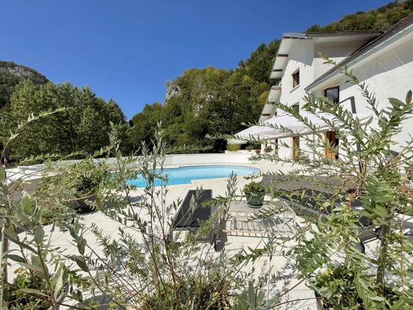 Immobilier Besançon (25000) – Gîte 518m2 – 882 000 €