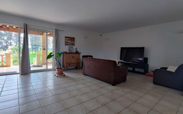 Maison à vendre    8 pièces •  Saint-Quentin-la-Poterie