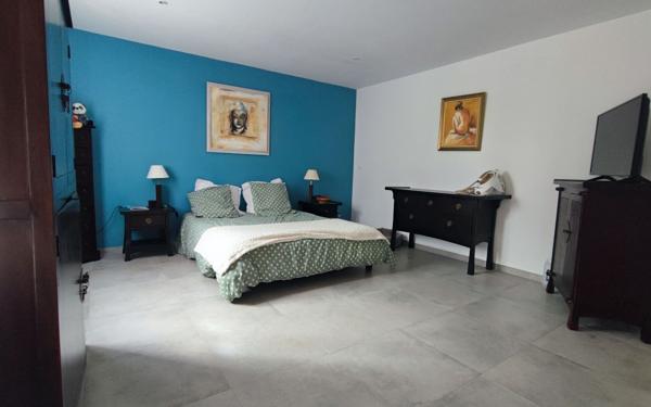 Maison à vendre    8 pièces •  Saint-Quentin-la-Poterie