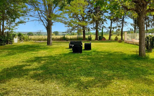 Maison à vendre    8 pièces •  Saint-Quentin-la-Poterie