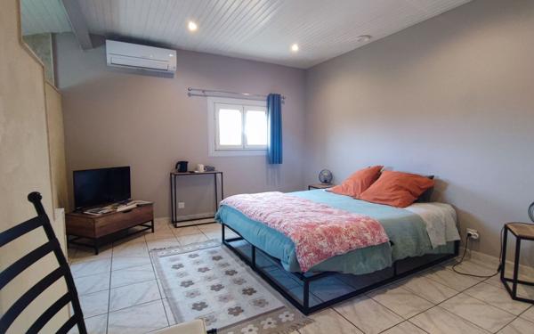 Maison à vendre    8 pièces •  Saint-Quentin-la-Poterie