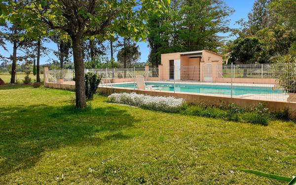 Maison à vendre    8 pièces •  Saint-Quentin-la-Poterie