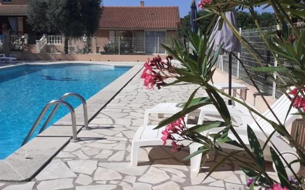 Maison à vendre    8 pièces •  Saint-Quentin-la-Poterie