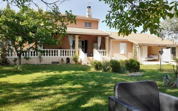 Maison à vendre    8 pièces •  Saint-Quentin-la-Poterie