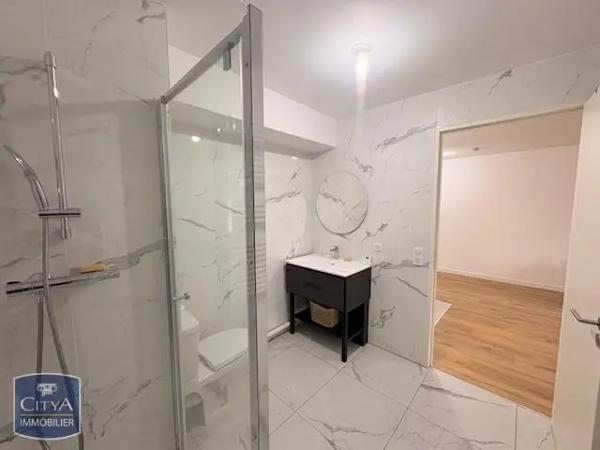 Appartement à louer 1 pièce 29.7m²