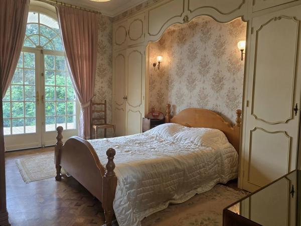Maison de  322 m² habitables – Parc arboré de 1,75 ha – À 10 min d’Angoulême