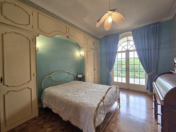 Maison de  322 m² habitables – Parc arboré de 1,75 ha – À 10 min d’Angoulême