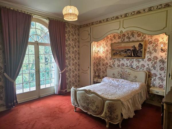 Maison de  322 m² habitables – Parc arboré de 1,75 ha – À 10 min d’Angoulême