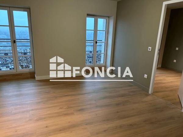 Location Appartement 2 pièces 42.9 m² - 3 RUE DU CHAT Angouleme 16000