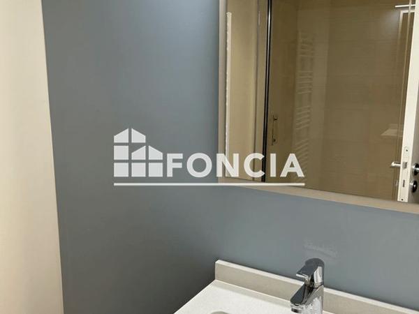 Location Appartement 2 pièces 42.9 m² - 3 RUE DU CHAT Angouleme 16000