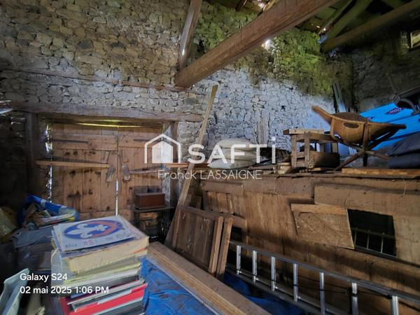 Ancien corps de ferme avec grange