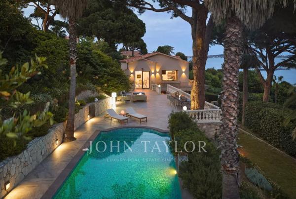 Villa de Charme Face à la Mer à Cannes