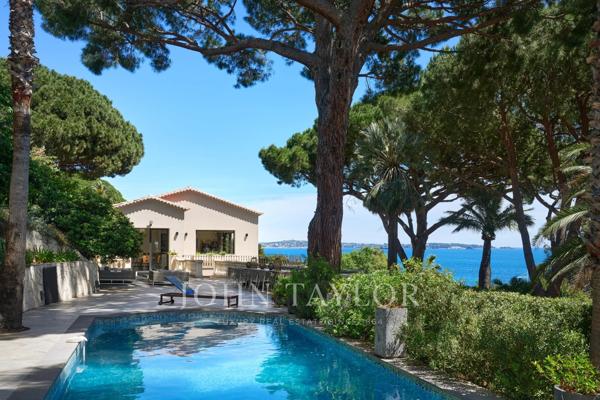 Villa de Charme Face à la Mer à Cannes