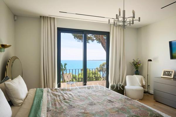 Villa de Charme Face à la Mer à Cannes