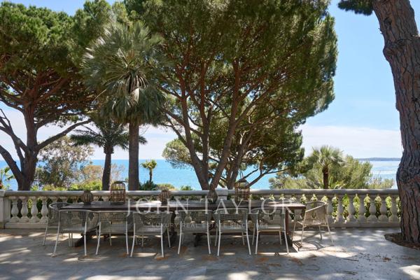 Villa de Charme Face à la Mer à Cannes