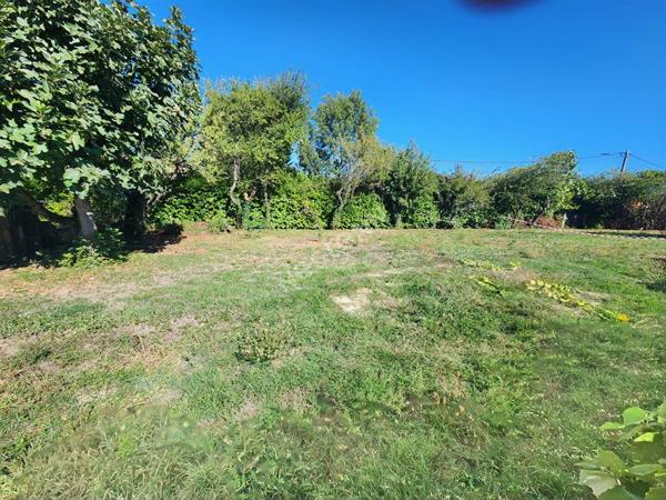 Terrain à bâtir de 400 m² à Valencin - Réf 2629