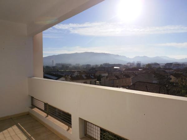 13010 Marseille Type 2 Lumineux