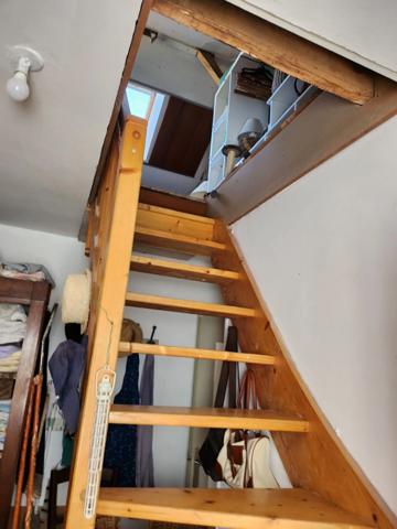 Maison de ville avec hangar et joli jardin