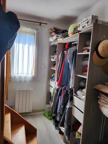 Maison de ville avec hangar et joli jardin