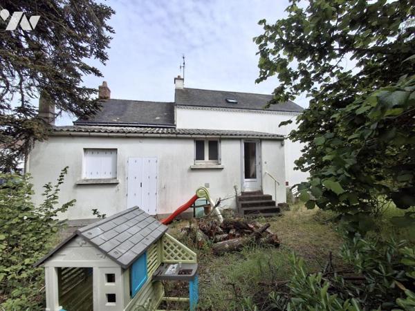 Couëron Bourg, maison ancienne à rénover sur environ 550 m2 de terrain