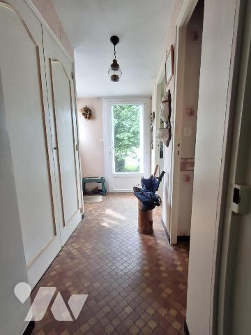 Couëron Bourg, maison ancienne à rénover sur environ 550 m2 de terrain