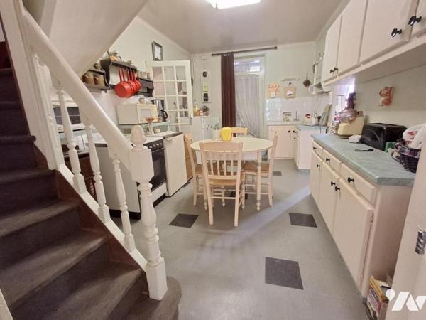 Couëron Bourg, maison ancienne à rénover sur environ 550 m2 de terrain