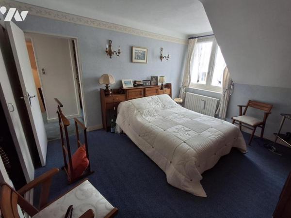 Couëron Bourg, maison ancienne à rénover sur environ 550 m2 de terrain