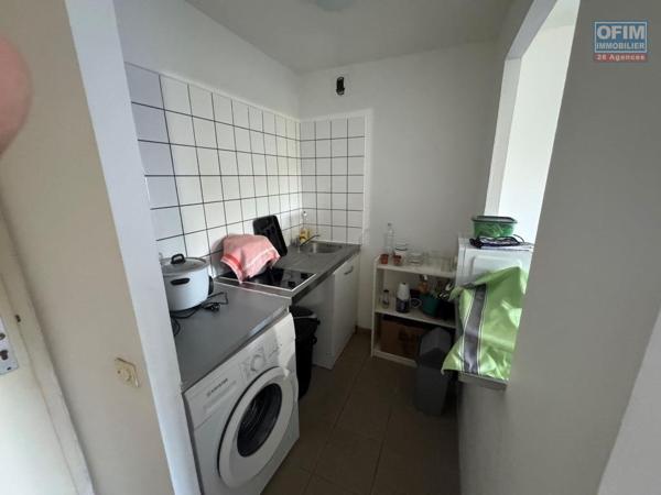 A vendre grand studio d'environ 40 m² avec jardinet le Tampon proche université