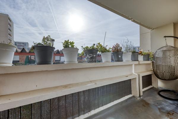 Nanterre limite Rueil joli 3 pièces de 68 m² avec balcon €330 000 ** - Référence 15174