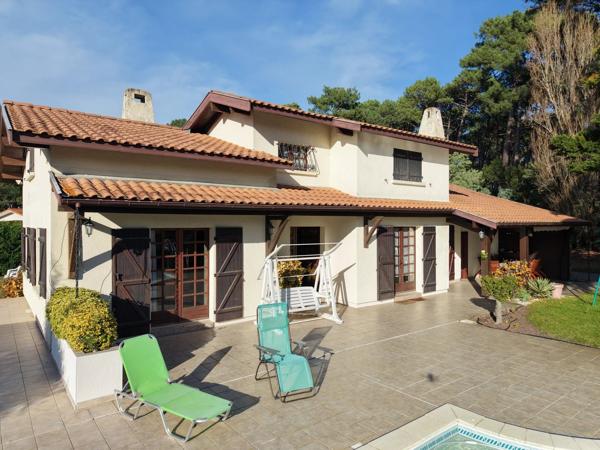 Vente                                                      Maison
                        
                     7 pièces                      167 m2                     à Biscarrosse