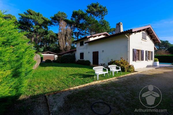 Vente                                                      Maison
                        
                     7 pièces                      167 m2                     à Biscarrosse