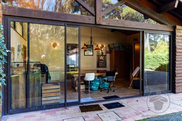Vente                                                      Maison
                        
                     7 pièces                      167 m2                     à Biscarrosse