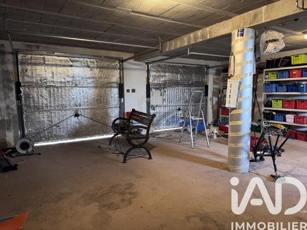 Maison à vendre 4 pièces 202 m² Saint-Étienne-de-Tulmont