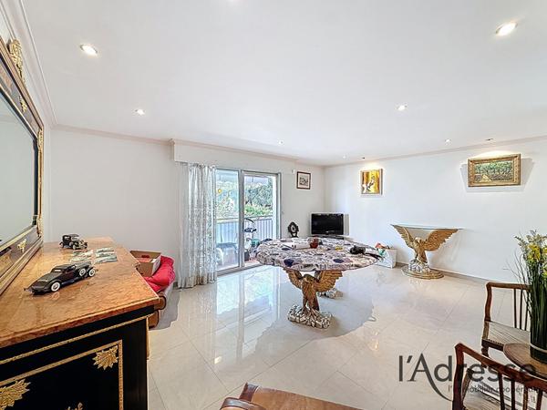 COUP DE COEUR ! Spacieux 3 pièces d'environ 70m² avec parking et cave !