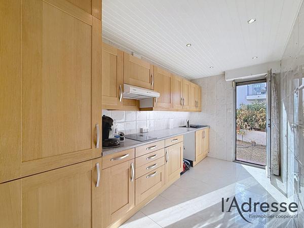 COUP DE COEUR ! Spacieux 3 pièces d'environ 70m² avec parking et cave !